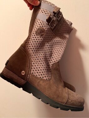 Sorel Neutral Woman's Boots Size 9